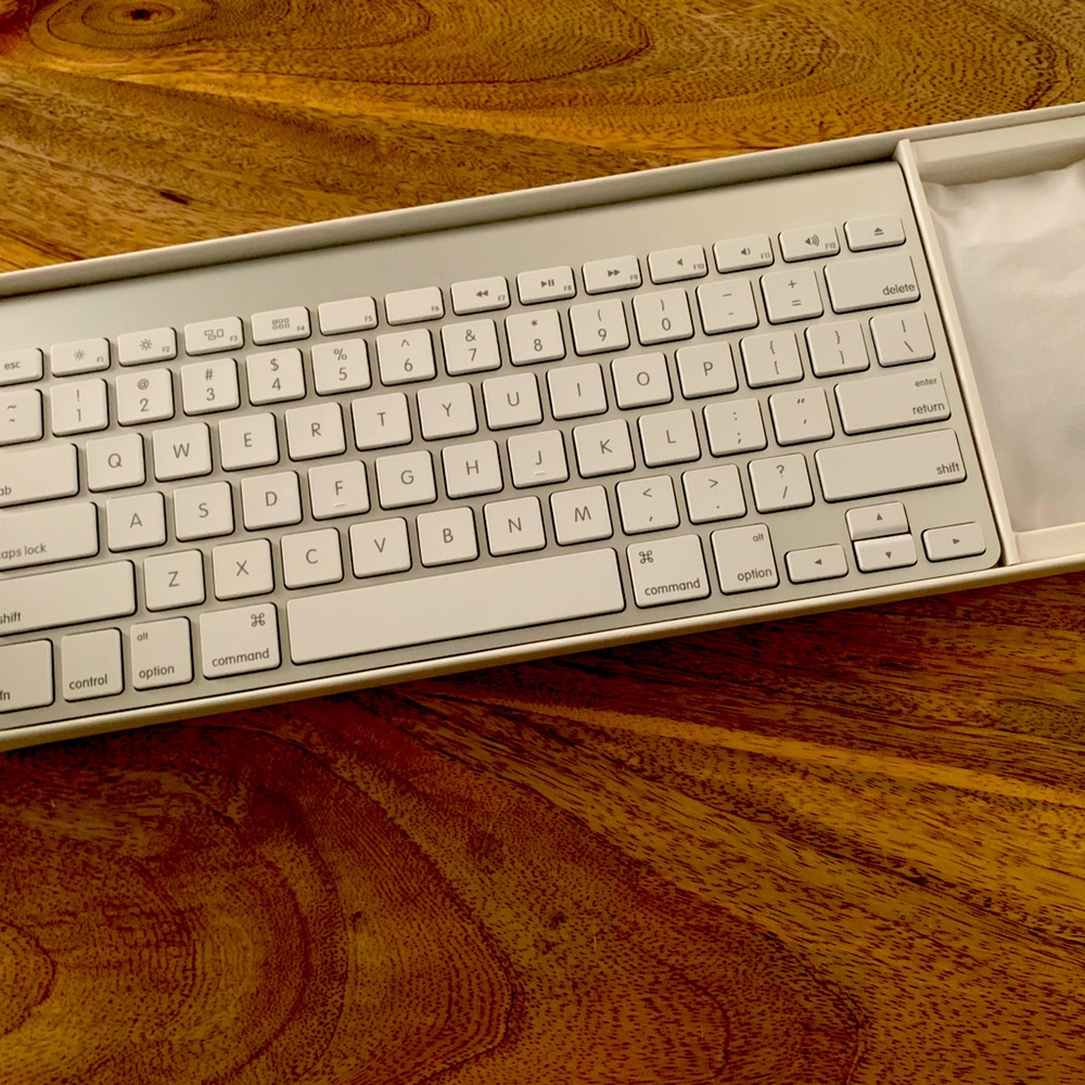 FLASHSALE🍎 New In Box Apple Keyboard With Mouse 🍎